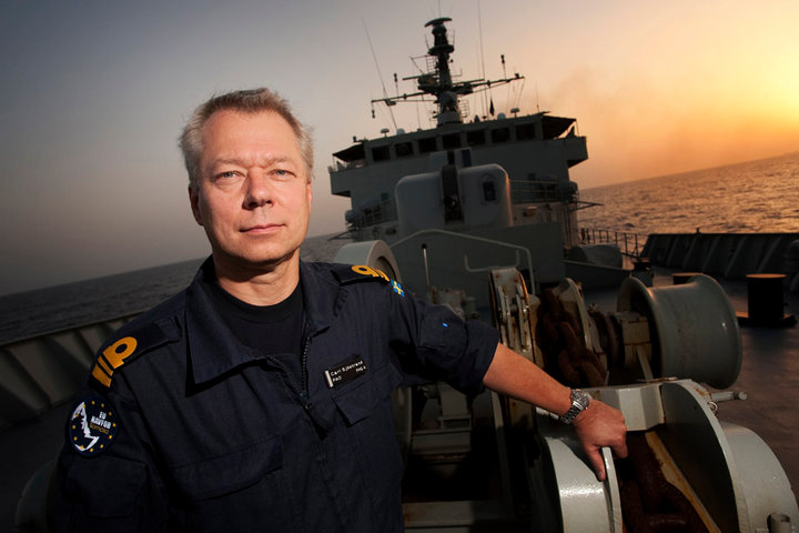 Carl Sjöstrand på HMS Carlskrona i solnedgång